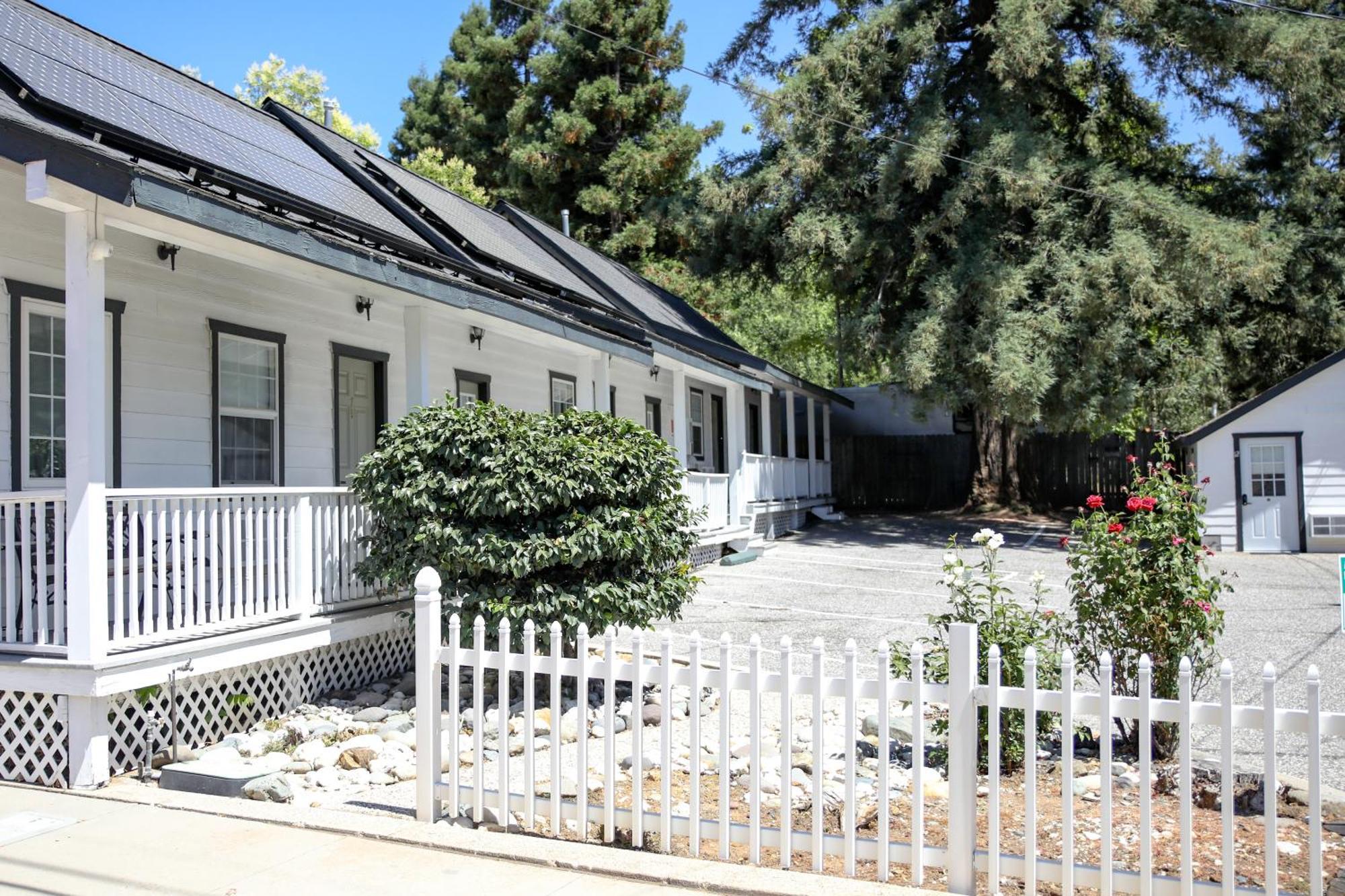 Sierra Mountain Inn Grass Valley Bagian luar foto